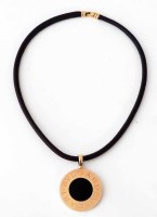 Lot 383 - An 18ct gold Bulgari pendant