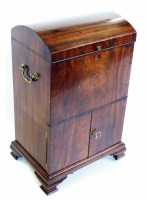 Lot 637 - George III domed topped cellerett