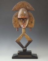 Lot 9 - Kota Obamba Reliquary figure, 58cm high excluding