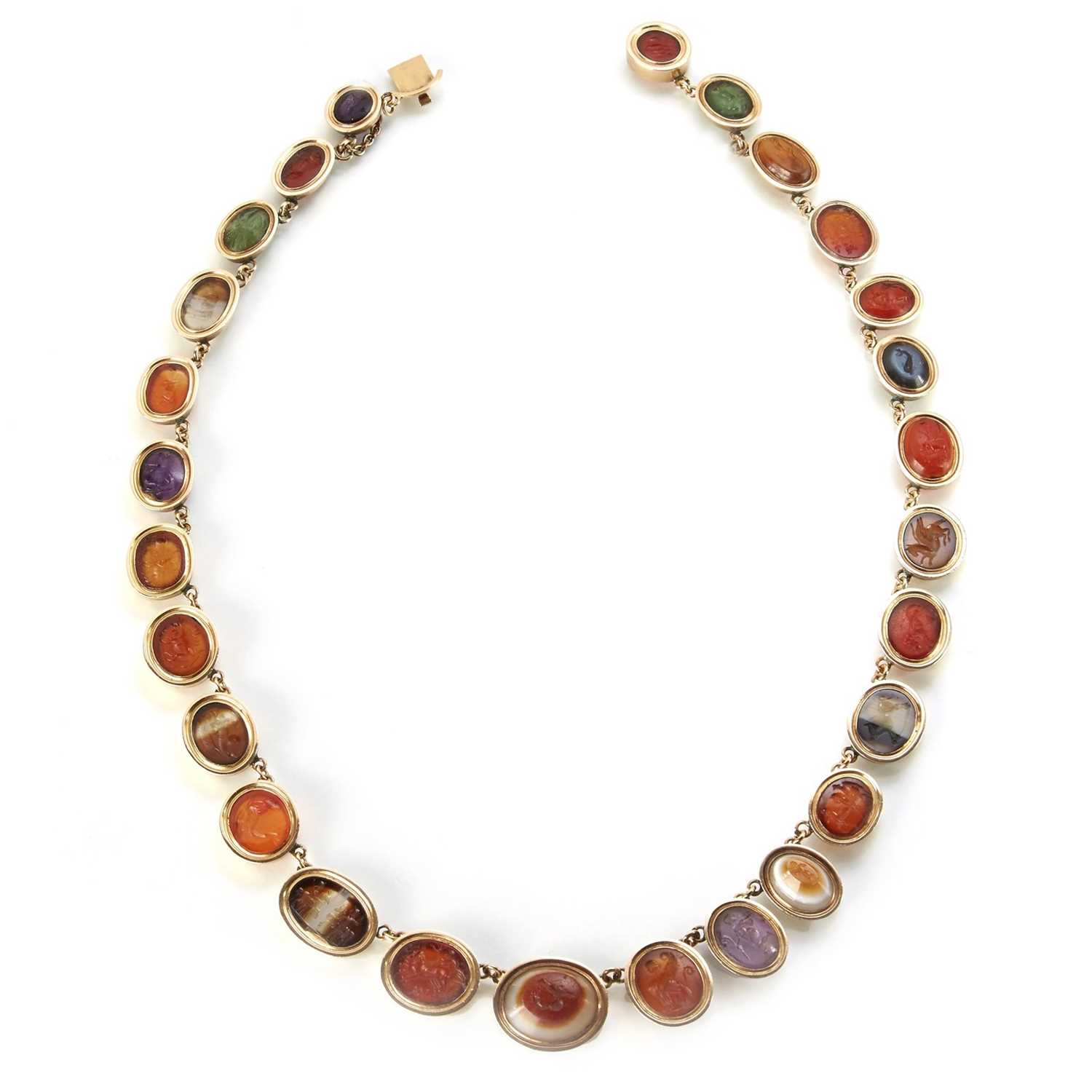 190 - An important archaeological Roman intaglio set necklace