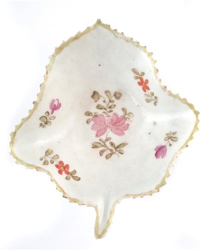Lot 142 - Lowestoft poly-chrome leaf shaped dish