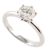 Lot 384 - Diamond platinum solitaire ring
