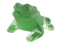 Lot 180 - Lalique green glass toad
