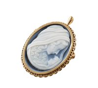 Lot 30 - 9ct gold hardstone cameo pendant brooch