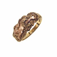 Lot 554 - A 9ct 'Hare' band ring by Clogau
