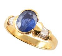 Lot 102 - Sapphire single stone 18ct yellow gold ring with diamond set shoulders